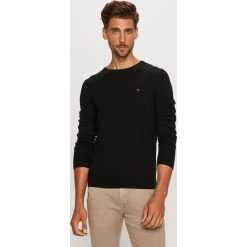 Tommy Hilfiger - Sweter. Czarne swetry męskie TOMMY HILFIGER, s, z aplikacjami, z bawełny, z okrągłym kołnierzem, bez kaptura. Za 499,90 zł.