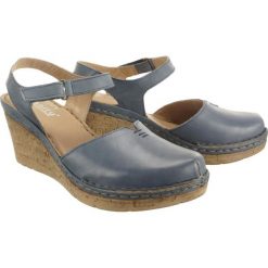 MANITU 910859-5 ozean, czółenka damskie. Czółenka damskie Manitu, bez wzorów, ze skóry, bez obcasa, na koturnie. Za 219,90 zł.