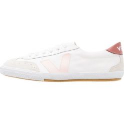 Trampki damskie slip on: Veja VOLLEY Tenisówki i Trampki white/petale/dire