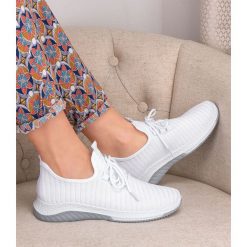 Buty sportowe damskie N/M BOK10 Białe. Białe buty sportowe damskie N/M, bez wzorów, z tkaniny, sportowe. Za 69,00 zł.