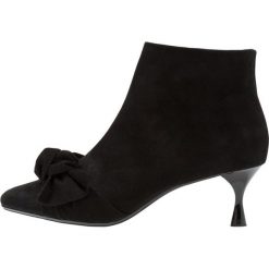Peter Kaiser QENCE Ankle boot schwarz. Czarne botki damskie na zamek Peter Kaiser, z materiału. Za 969,00 zł.