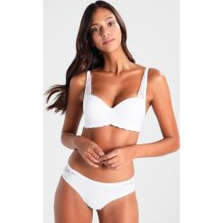 Majtki damskie: Triumph MAGIC WIRE LITE BRAZILIAN Figi white