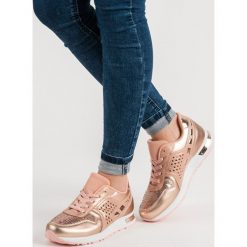 BUTY SPORTOWE Z CEKINAMI. Różowe buty sportowe damskie Merg, bez wzorów, bez zapięcia. Za 79,90 zł.