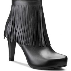 Botki GINO ROSSI - Moska DBG726-N67-E100-9900-0 Czarny. Czarne buty zimowe damskie Gino Rossi, ze skóry, na obcasie. W wyprzedaży za 299,00 zł.