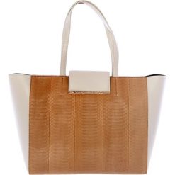 Torebki klasyczne damskie: Torebka w kolorze jasnobrązowo-kremowym – (S)33 x (W)28 x (G)16 cm