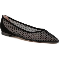 Baleriny STUART WEITZMAN - Tasha Flat 9L53280 Blk. Czarne baleriny damskie Stuart Weitzman, bez wzorów, ze skóry, klasyczne, bez obcasa. W wyprzedaży za 889,00 zł.