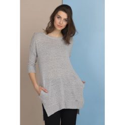 Sweter oversize z guzikami. Szare swetry damskie Monnari, bez wzorów, bez rękawów, bez kaptura. Za 53,70 zł.