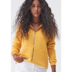 Rozpinana bluza z kapturem -. Bluzy damskie Sinsay, s, bez wzorów, bez rękawów, z kapturem. Za 39,99 zł.