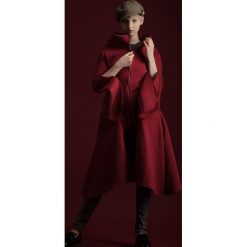 Płaszcz damski Wichrun bordo. Czerwone kurtki dziewczęce Hultaj Polski, bez wzorów, z elastanu, eleganckie, długie. Za 449,00 zł.