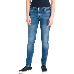 Guess Ultra Curve Dżinsy Niebieski. Niebieskie jeansy damskie Guess, z aplikacjami, z elastanu. Za 395,95 zł.