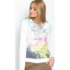 Biała Bluza Sweet Dream. Białe bluzy damskie marki Born2be, s, z nadrukiem, bez rękawów, z kapturem. Za 69,99 zł.