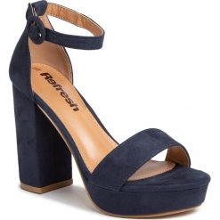 Sandały REFRESH - 72225 Jeans. Niebieskie klapki damskie Refresh, bez wzorów, z jeansu, bez obcasa, na obcasie. W wyprzedaży za 129,00 zł.