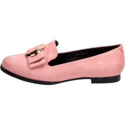 Różowe mokasyny, buty damskie VICES 7215-20. Różowe mokasyny damskie vices, na obcasie. W wyprzedaży za 49,00 zł.