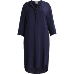 Amorph Berlin DRESS Sukienka letnia navy. Niebieskie sukienki letnie marki Amorph Berlin, m, z materiału. W wyprzedaży za 733,85 zł.