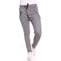 Spodnie dresowe "Joana" w kolorze szarym. Szare spodnie damskie Saint Germain Paris, s, ze skóry. W wyprzedaży za 128,95 zł.