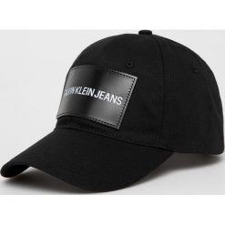 Calvin Klein Jeans - Czapka. Czarne czapki damskie Calvin Klein Jeans, bez wzorów, z bawełny. Za 149,90 zł.
