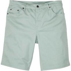 Bermudy ze stretchem Classic Fit bonprix miętowy. Fioletowe spodenki i szorty męskie bonprix, m, bez wzorów. Za 79,99 zł.