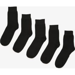 5-pack Czarne Skarpety Ravalana. Czarne skarpetki męskie Born2be, bez wzorów. Za 39,99 zł.