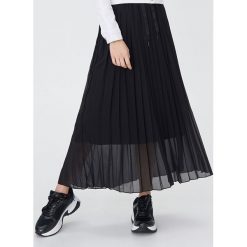 Plisowana spódnica midi - Czarny. Czarne spódniczki damskie Sinsay, s, bez wzorów, midi. Za 59,99 zł.