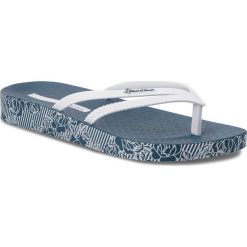 Japonki IPANEMA - Bossa Soft II Fm 82282 Blue/White 22412. Białe klapki damskie marki Ipanema, bez wzorów, z tworzywa sztucznego, bez obcasa. Za 74,99 zł.
