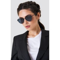 Le Specs Okulary przeciwsłoneczne Echo - Black. Czarne okulary przeciwsłoneczne damskie marki Le Specs. W wyprzedaży za 198,76 zł.