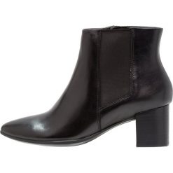 Ecco SHAPE 45 POINTY BLOCK Ankle boot black. Czarne botki damskie skórzane marki ecco, na płaskiej podeszwie. Za 699,00 zł.
