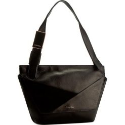 Torebka CALVIN KLEIN - Jilli4n Medium Shoulder Bag K60K602404 001. Czarne torebki klasyczne damskie marki Calvin Klein, ze skóry ekologicznej. W wyprzedaży za 729,00 zł.
