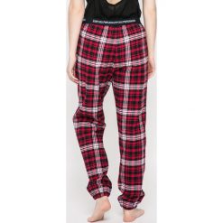 Emporio Armani - Spodnie piżamowe. Szare piżamy damskie Emporio Armani, l, z bawełny. W wyprzedaży za 219,90 zł.