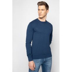Sweter Trussardi Jeans 52M00297. Niebieskie swetry męskie Trussardi Jeans, m, bez wzorów, z bawełny, klasyczne, z klasycznym kołnierzykiem, bez kaptura. W wyprzedaży za 279,00 zł.