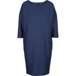 Sukienka z dżerseju, rękawy 3/4 bonprix ciemnoniebieski. Niebieskie sukienki damskie bonprix, na co dzień, bez wzorów, z dzianiny, z okrągłym kołnierzem, bez rękawów, proste. Za 54,99 zł.