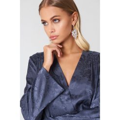Kolczyki damskie: NA-KD Accessories Wiszące kolczyki Multi Globe – Silver