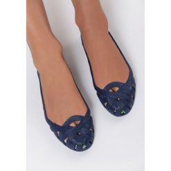 Granatowe Balerinki Heart To Heart. Niebieskie baleriny damskie Renee, z aplikacjami, bez obcasa, na obcasie. Za 59,99 zł.