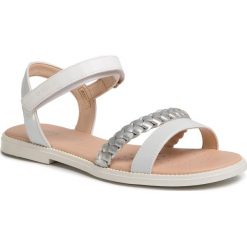 Sandały GEOX - J S.Karly G.D J0235D 0HINF C1000 D White. Białe klapki damskie Geox, ze skóry ekologicznej, bez zapięcia. Za 219,00 zł.