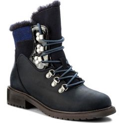 Botki EMU AUSTRALIA - Primrose Sands W11583 Midnight. Niebieskie botki damskie marki EMU Australia, z wełny, na obcasie. W wyprzedaży za 479,00 zł.