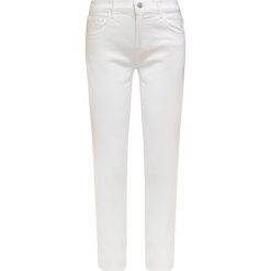 Jeansy J BRAND JOHNNY MID RISE BOYFIT JEAN. Białe jeansy damskie J Brand. Za 1070,00 zł.