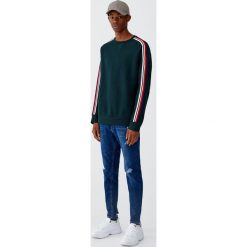 Ciemnoniebieskie jeansy rurki. Szare jeansy męskie marki Pull&Bear, m, bez wzorów. Za 139,00 zł.
