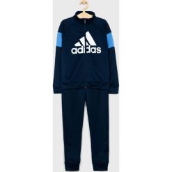Adidas Performance - Komplet dziecięcy 140-176 cm. Niebieskie spodnie chłopięce adidas Performance, z nadrukiem, z poliesteru. W wyprzedaży za 199,90 zł.