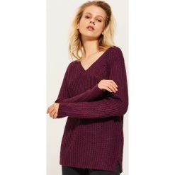 Sweter z dekoltem w serek - Bordowy. Czerwone swetry męskie House, s, bez wzorów, z dekoltem w serek, bez kaptura. Za 69,99 zł.