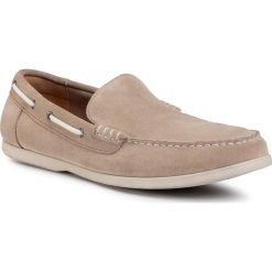 Mokasyny CLARKS - Morven Sun 261324717 Sand Suede. Brązowe mokasyny męskie Clarks, ze skóry. W wyprzedaży za 239,00 zł.