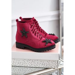 Czerwone Welurowe Botki Yellow Brick Road. Czerwone botki damskie saszki marki vices, z weluru. Za 59,99 zł.