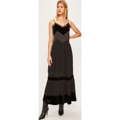 Twinset - Sukienka. Czarne sukienki damskie Twinset, s, bez wzorów, z poliesteru, eleganckie, bez kołnierzyka, bez rękawów, maxi, rozkloszowane. Za 1099,00 zł.