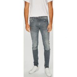 G-Star Raw - Jeansy. Szare jeansy męskie regular G-Star RAW. W wyprzedaży za 499,90 zł.