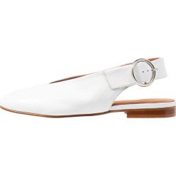 L'INTERVALLE ORLEAN Baleriny white. Białe baleriny damskie marki L'INTERVALLE, bez wzorów, ze skóry, bez obcasa. Za 379,00 zł.