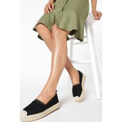 Czarne Espadryle Genirien. Czarne espadryle damskie Born2be, bez wzorów, bez obcasa. W wyprzedaży za 89,99 zł.
