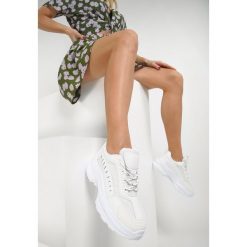 Białe Sneakersy Brethose. Białe sneakersy damskie Renee, z nubiku. Za 99,99 zł.