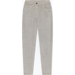 Spodnie sztruksowe "Ibizoo" w kolorze jasnoszarym. Szare spodnie damskie American Vintage, xs, ze sztruksu. W wyprzedaży za 179,95 zł.