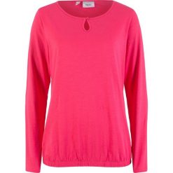 Shirt z długim rękawem i elementem ozdobnym w dekolcie bonprix różowy hibiskus. Różowe koszulki damskie bonprix, bez wzorów, bez kołnierzyka, z długim rękawem. Za 37,99 zł.