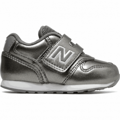 New Balance IZ996GA. Buciki niemowlęce New Balance, z materiału, bez zapięcia. W wyprzedaży za 119,99 zł.