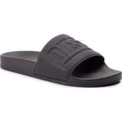 Klapki DIESEL - Sa-Valla Y01920 P2325 H1408 Black/Orange Fluo. Czarne klapki męskie Diesel, bez wzorów, z tworzywa sztucznego. Za 249,00 zł.