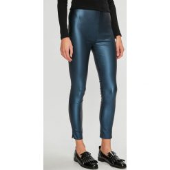 Answear - Legginsy Femifesto. Szare legginsy skórzane ANSWEAR, l. W wyprzedaży za 99,90 zł.
